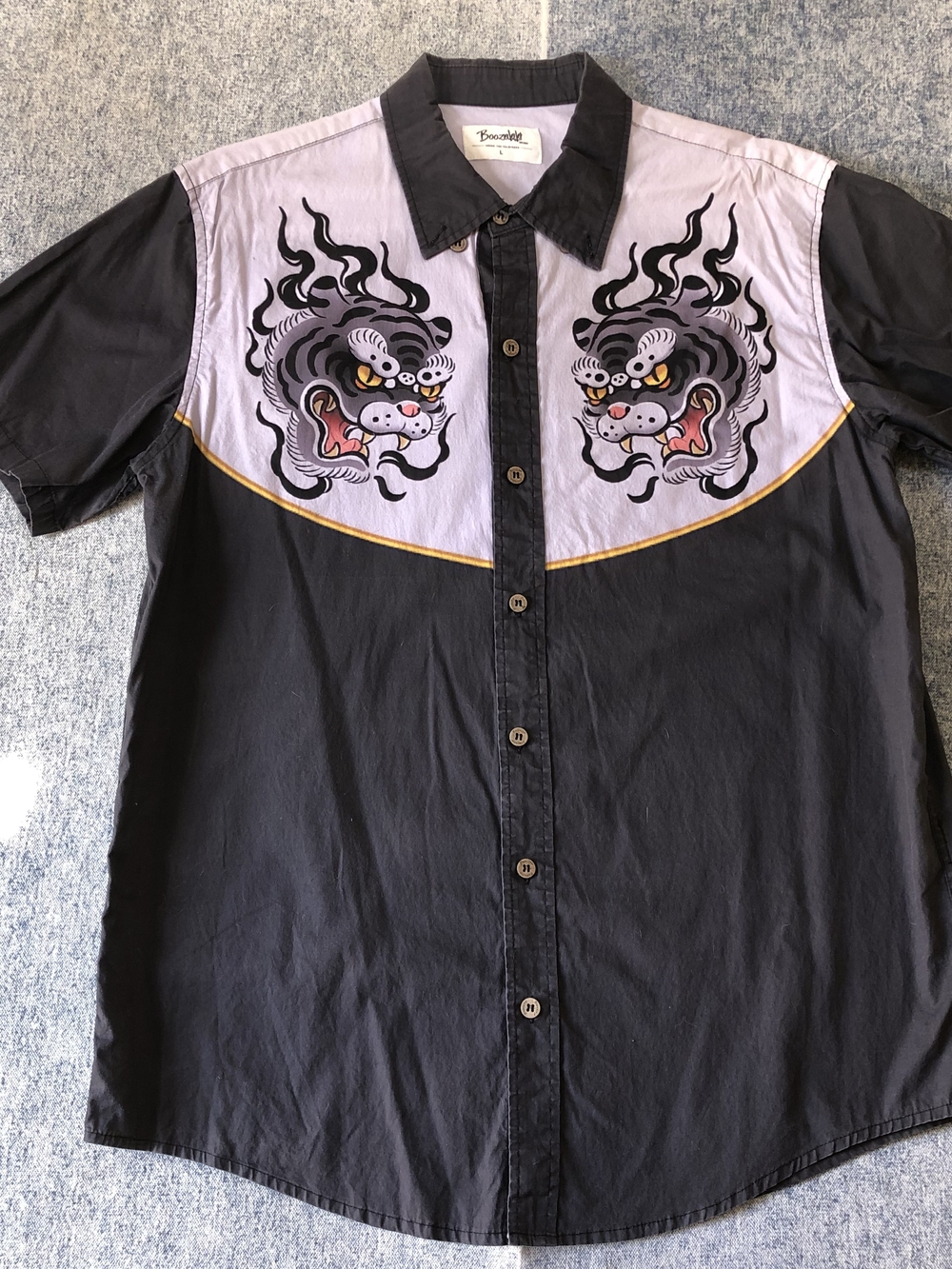 Black and Grey Short-Sleeve Button-Down Shirt with Tiger Chest Motif